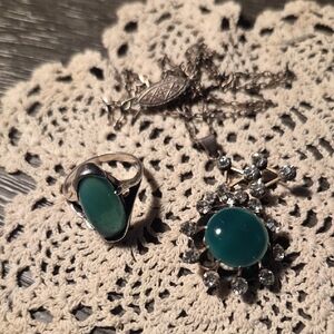 Green Cabochon Ring and Pendant Set - Elegant Women’s Jewelry